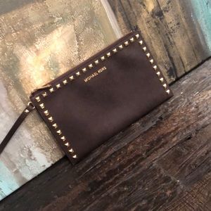 NWOT - brown clutch